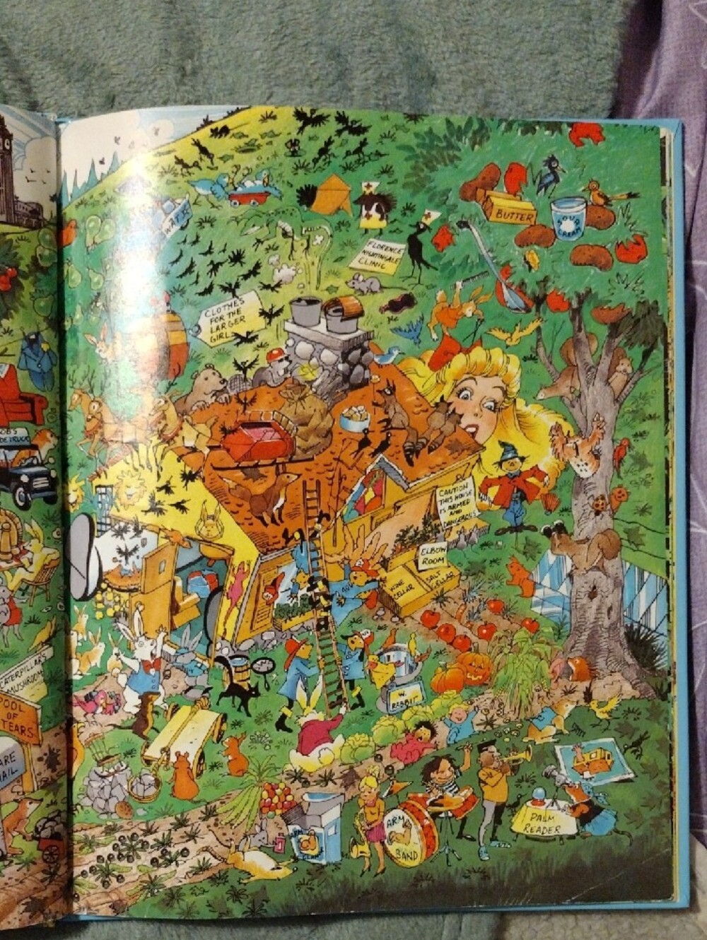 3/$15 - Look & Find Alice in Wonderland - Picture 3 of 9